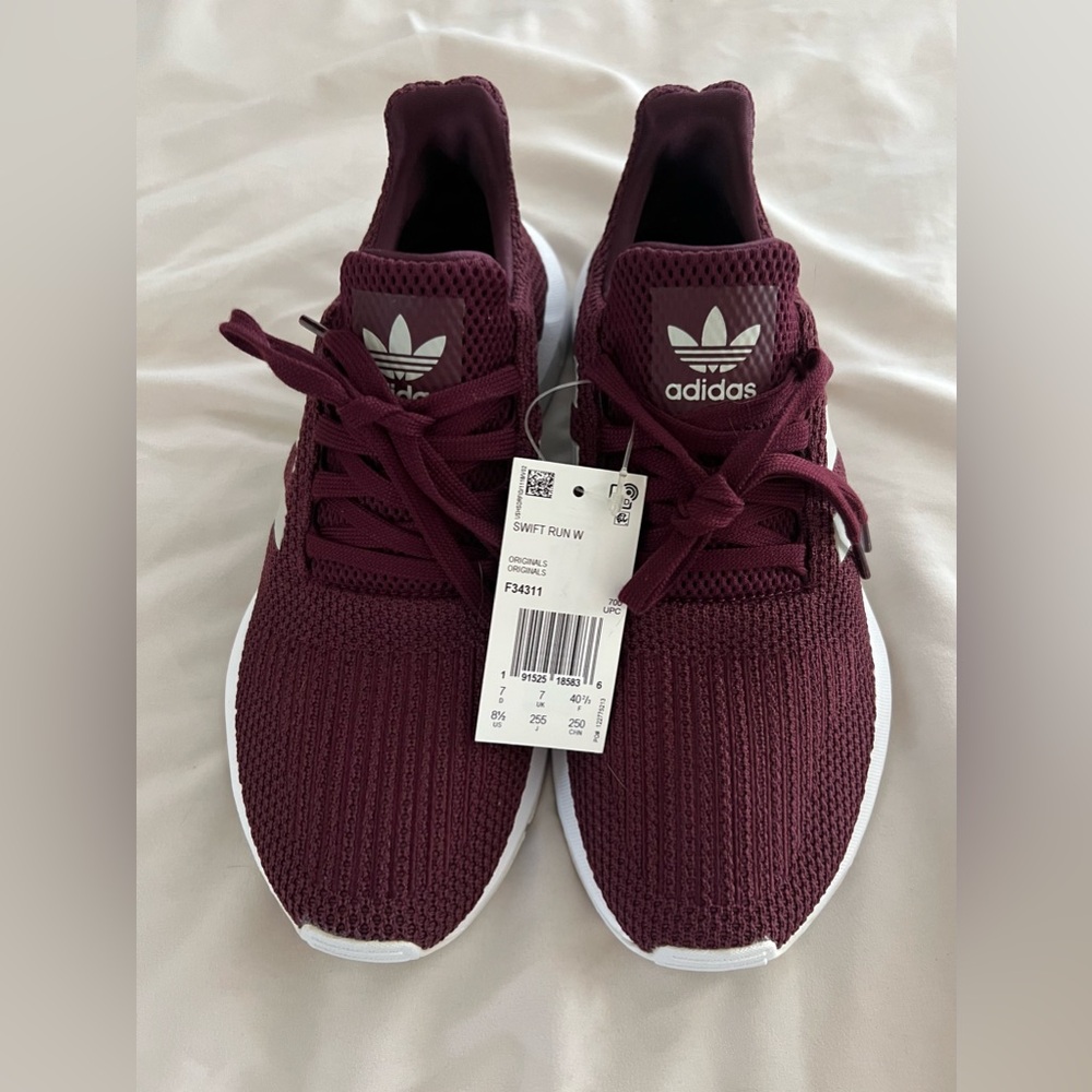 Adidas Swift Run Women Size 8.5